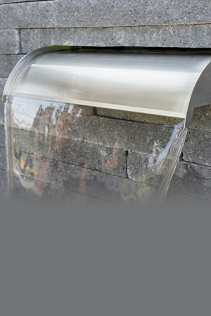 ZN DESIGN, fontaine murale en zinc